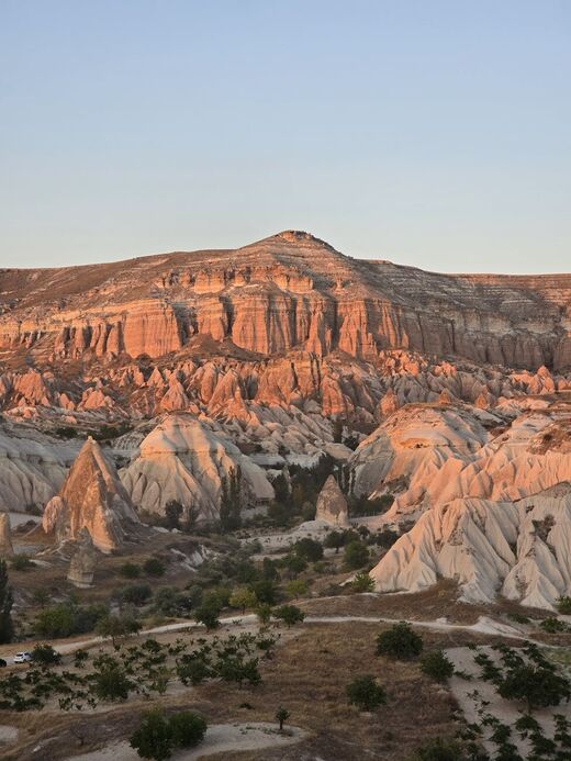 Розовая и Красная долины